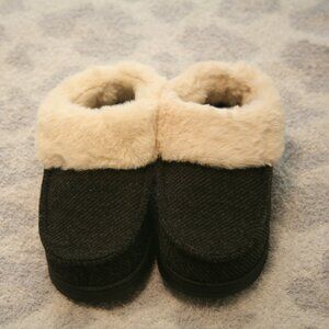 Dearfoams Women's Fur-Lined Slippers, Size 7/8, Black